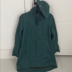 Lululemon rain jacket trench